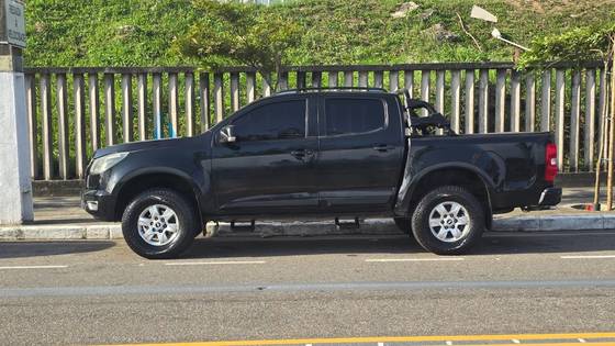 CHEVROLET S10 2.4 LT 4X2 CD 8V FLEX 4P MANUAL CHEVROLET S10 2.4 LT 4X2 CD 8V FLEX 4P MANUAL
